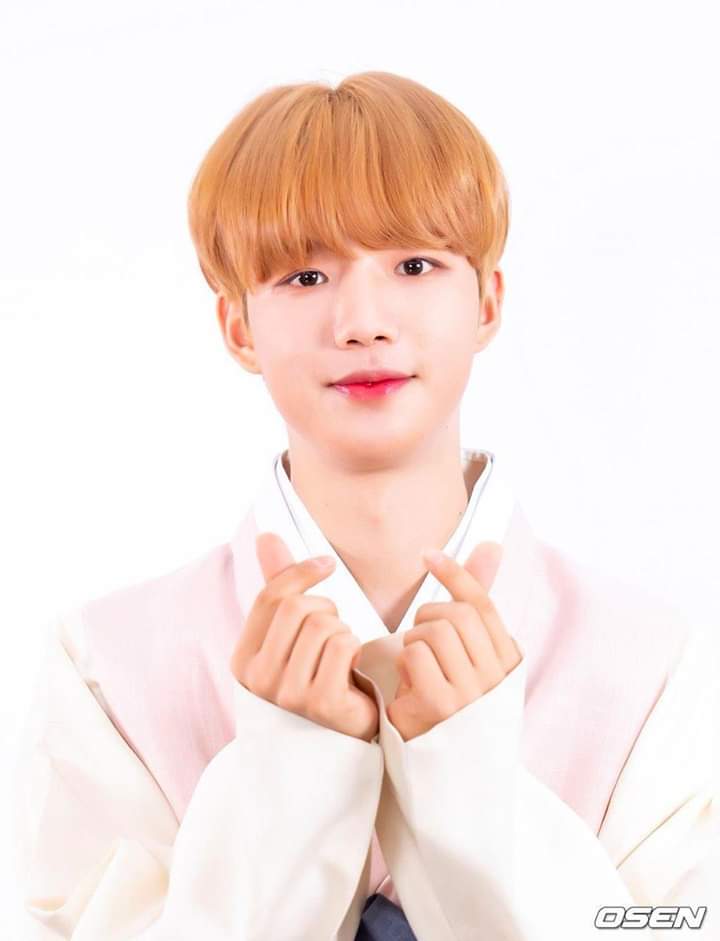 youngminieeeee's tweet photo. have a happy chuseok day, youngminiee✨

#임영민 #LIMYOUNGMIN https://t.co/tYQqK0QFXK