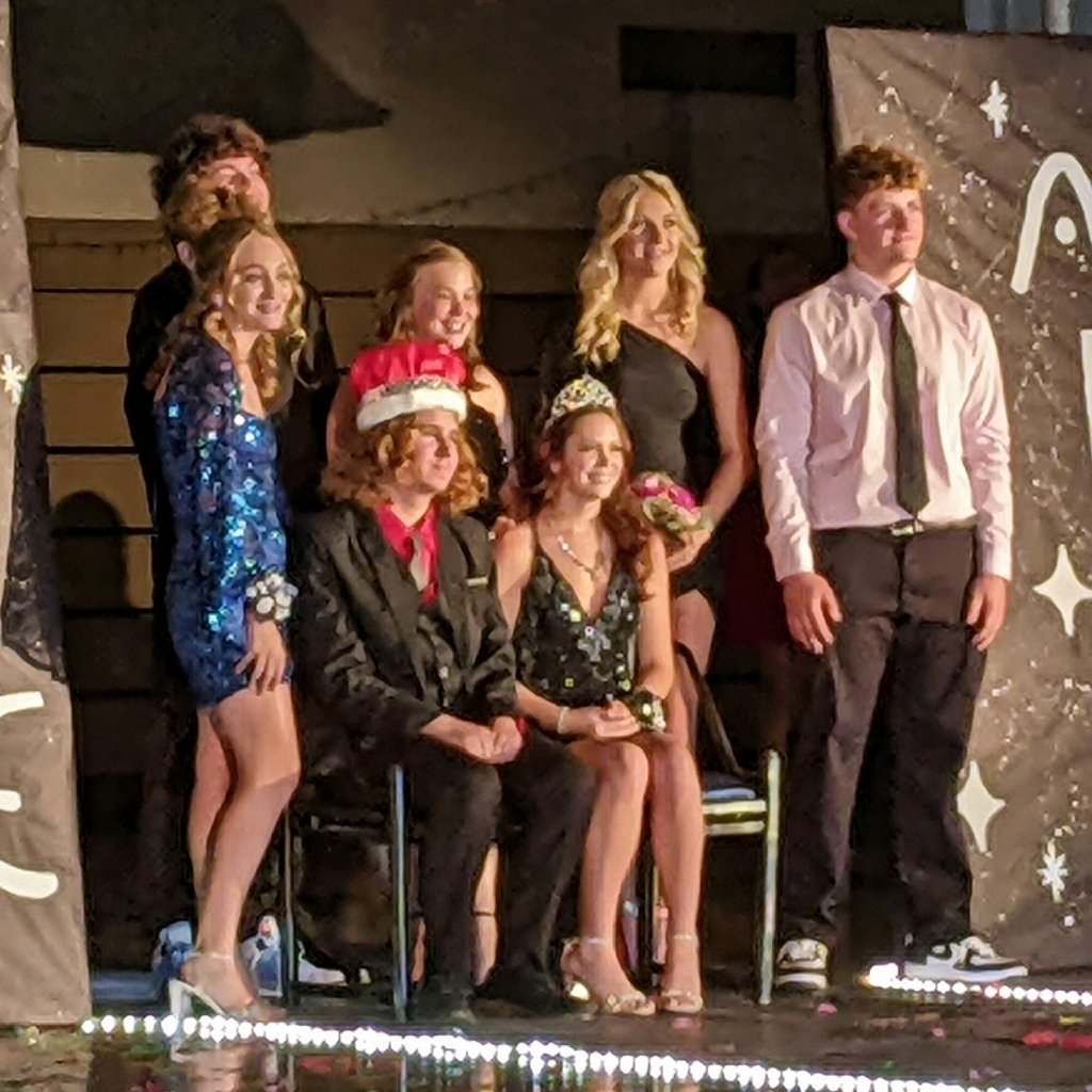 Heritage_CUSD8's tweet photo. Heritage HS Grand March &amp; Homecoming Dance in Broadlands tonight, congratulations 2022 Queen Katelyn Learned &amp; King Owen Ashbrook, our Senior Court members and Frosh, Soph, Junior Attendants! Special thank you to the Reed's for the awesome spaceship decoration!! https://t.co/diN6ikqBRt