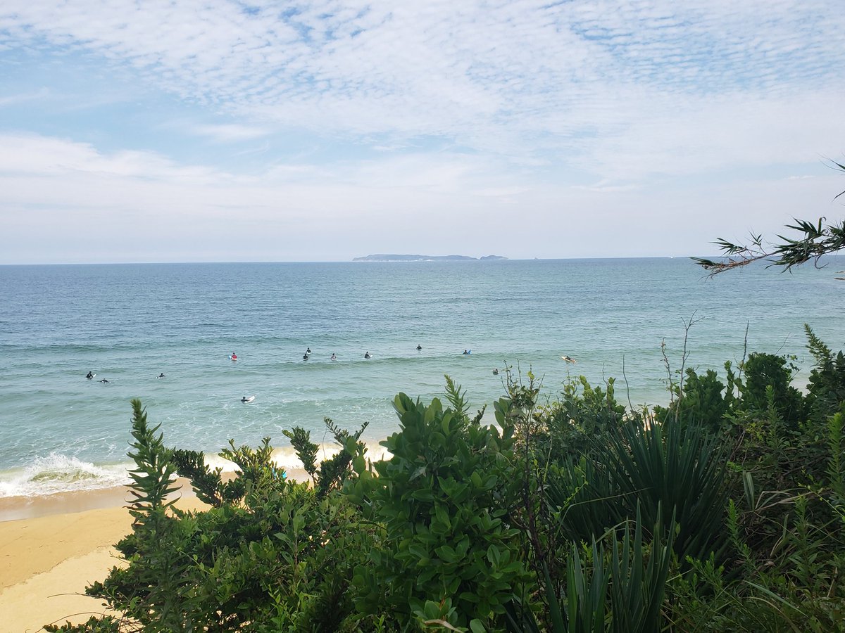 surfing_123's tweet photo. 潮も多いし、人も多い。
引けば少しはできるのかも🏄‍♂️
#福岡サーフィン https://t.co/s592b9cIfF