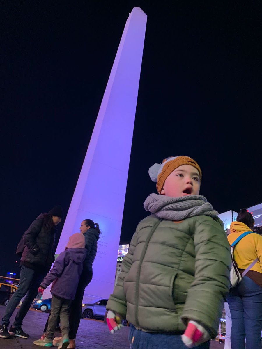 javierlanza's tweet photo. Juani fue al Obelisco a prender una vela para decirle NO AL AJUSTE A DISCAPACIDAD. 

Encolumnados detrás de él y todos hay que pelear para que no se lleve a cabo tamaño desastre. https://t.co/9cqdR8k9PE