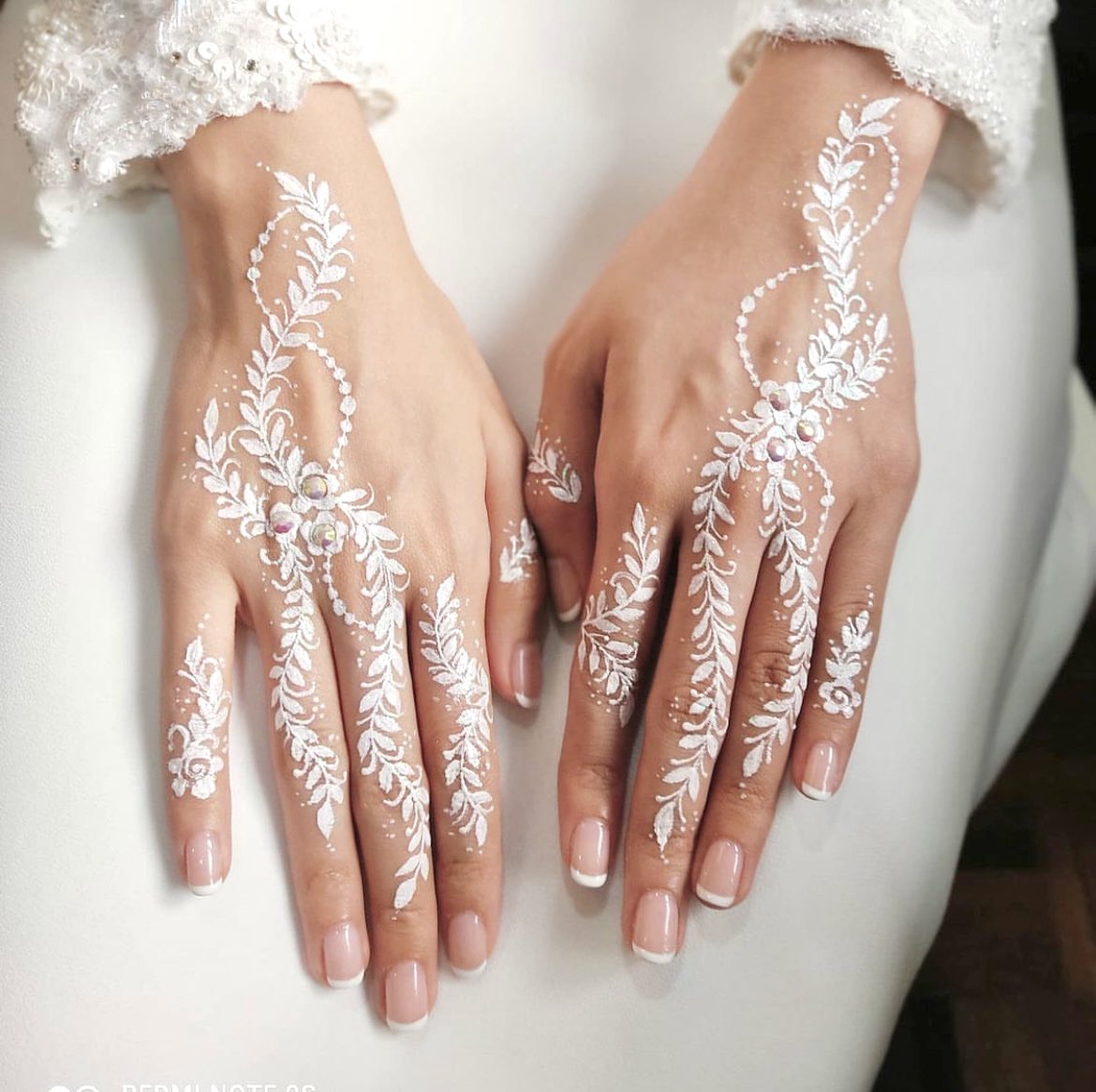 Elzahraa__'s tweet photo. Bakal pengantin, here’s a tips for you! Save more money by decorating your own henna using stickers from @ShopeeMY 🫰🏻 https://t.co/4pGQuUNba0