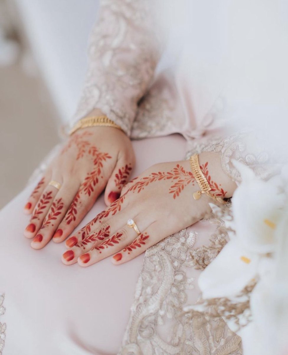 Elzahraa__'s tweet photo. Bakal pengantin, here’s a tips for you! Save more money by decorating your own henna using stickers from @ShopeeMY 🫰🏻 https://t.co/4pGQuUNba0