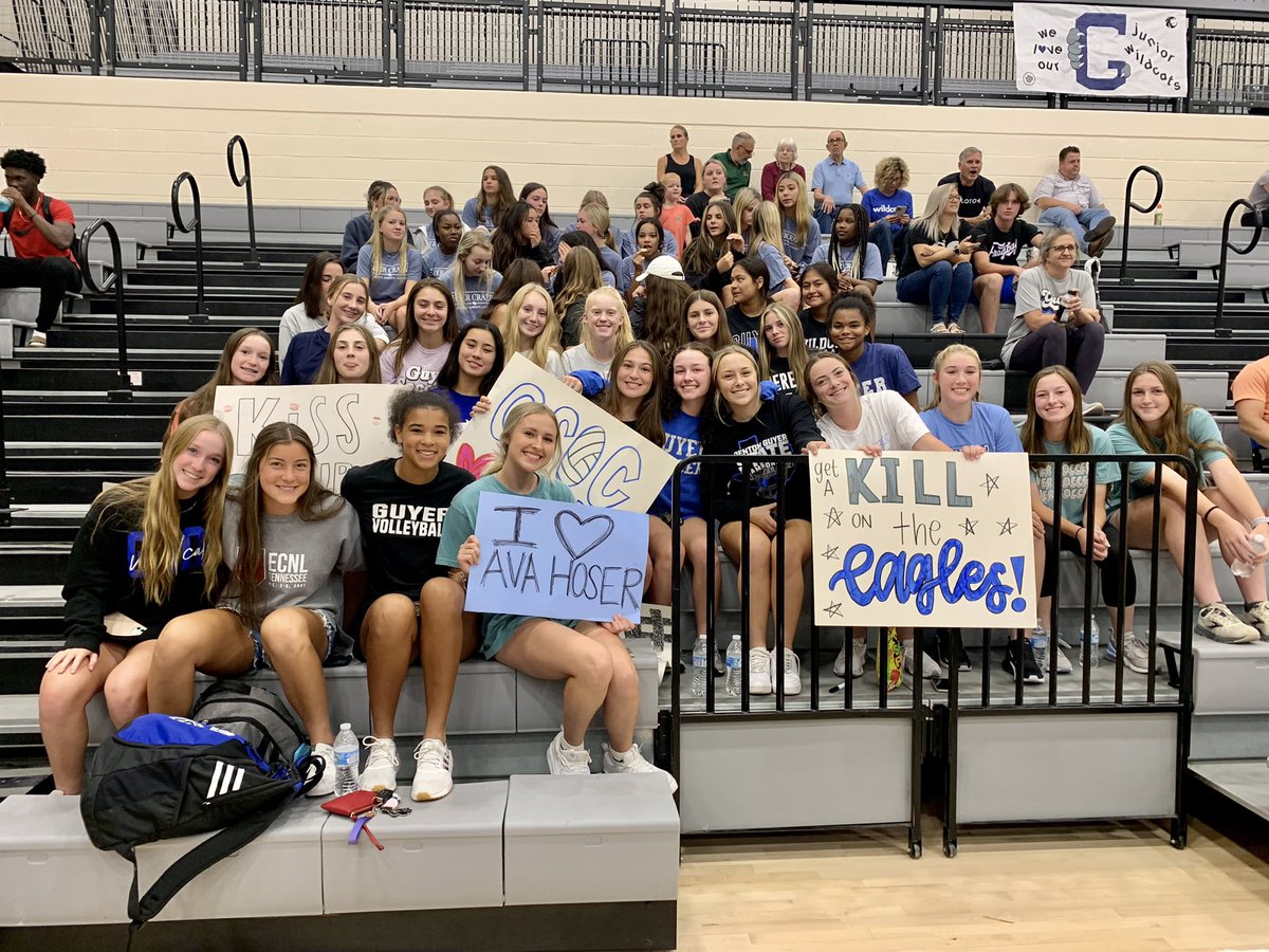 Guyer_GSoccer's tweet photo. GSOC 💙 GVB 

@GuyerVolleyball https://t.co/KQ36lau4kO