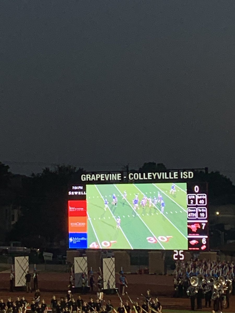 What a first half of football <a href="/GHSMustangsFB/">GHSMustangsFootball</a> up 7-6 against number 1 ranked team.