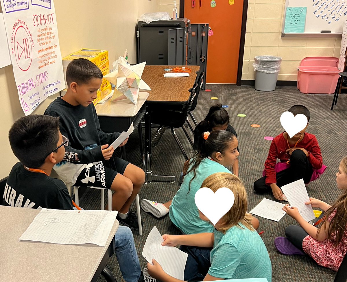jre4thgrade's tweet photo. Students published their writing today! They were able to share, listen, make connections, and give feedback to each other. #4thgrade #chooselp @jennie_reid_el https://t.co/RXlQINz2RP