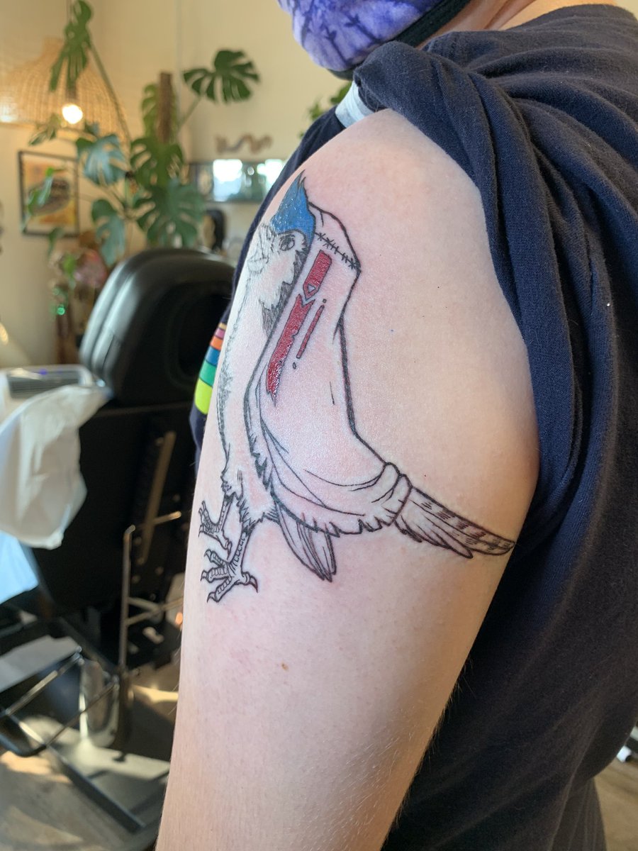 KChilders11's tweet photo. Absolutely in love with my new Cayde birb friend! Art by @lazesummerstone Tattoo by @FirestarterInk ❤️ https://t.co/g58im04RDa