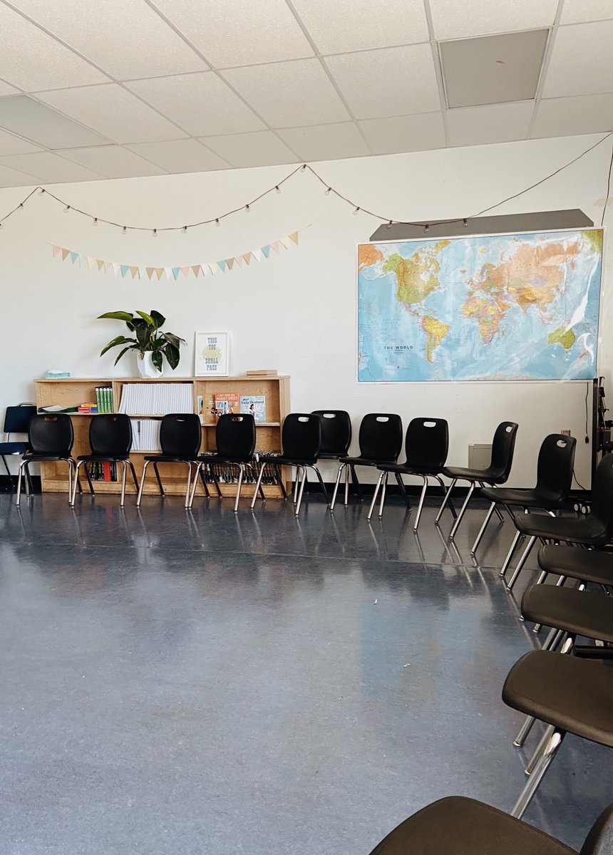 JuliaGummo's tweet photo. Thrilled to be back at my #psIII school, this time with my own classroom. Grade 7 here we go! @ULethbridgeEdu @yyCBEdu https://t.co/dIHX78sVpT
