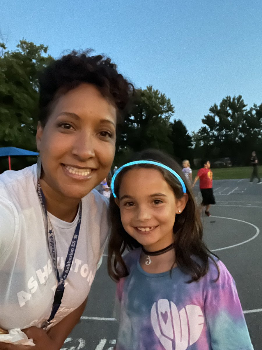Sent the cuter Mrs Gillespie as my proxy to the <a href="/TQ_StarPTA/">Ashburton Elementary School PTA</a> movie night! She accepts payment in snow cones! <a href="/MBReeseAES/">Monique B. Reese</a>