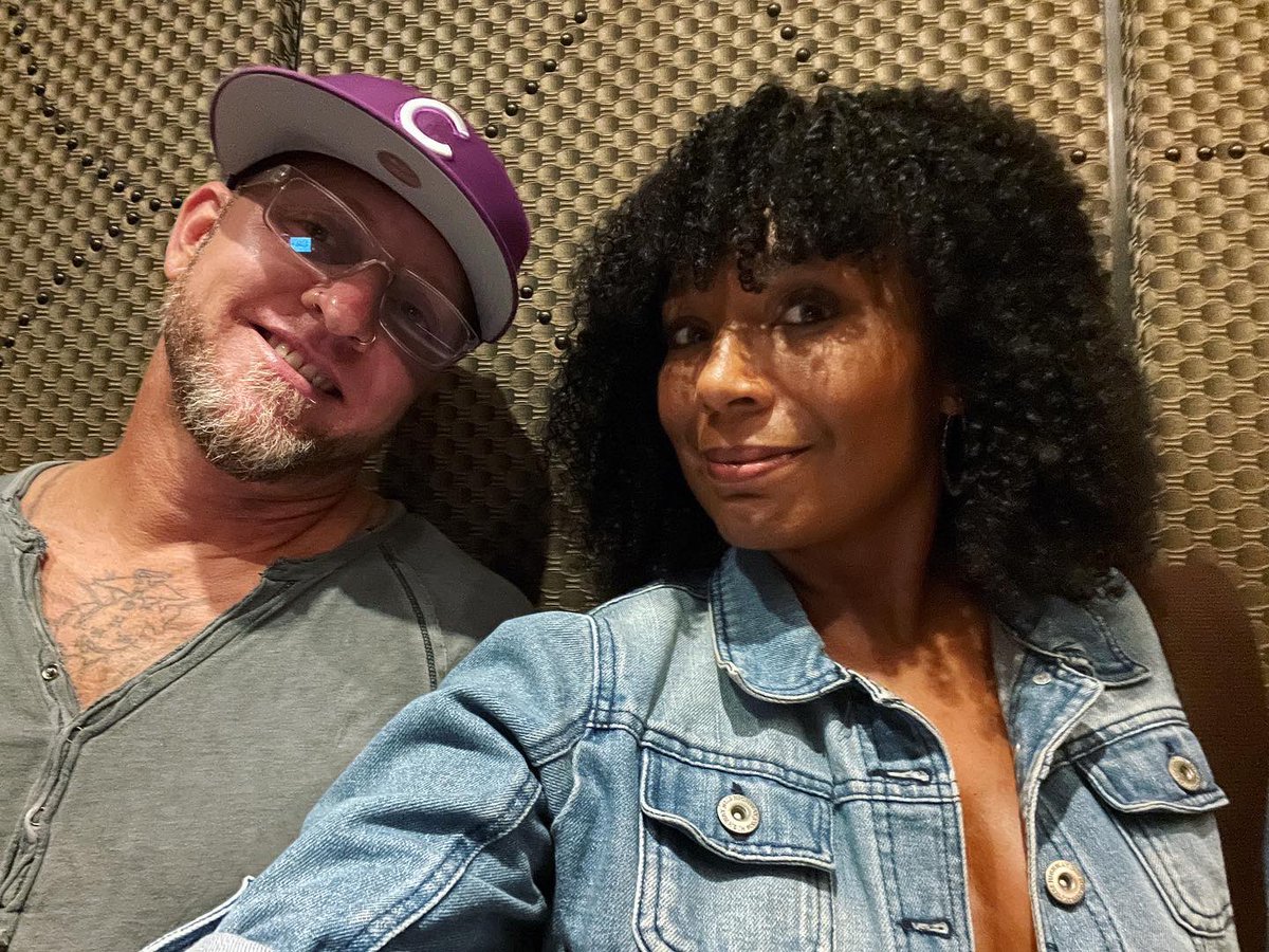 KarenShevaEva's tweet image. We going outside tonight!😝 @ChristosAaron ❤️ #fridaynight #meandmyman #doingthings #gimmethenight