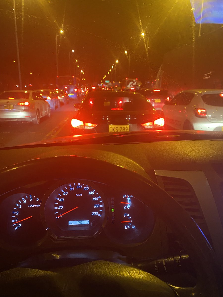 ⁦<a href="/ClaudiaLopez/">Claudia López Hernández</a>⁩ ⁦<a href="/SectorMovilidad/">Movilidad Bogotá</a>⁩ 11pm y la autopista ABSOLUTAMENTE quieta. Caos e improvisación, muy propios de la gente incapaz como ustedes