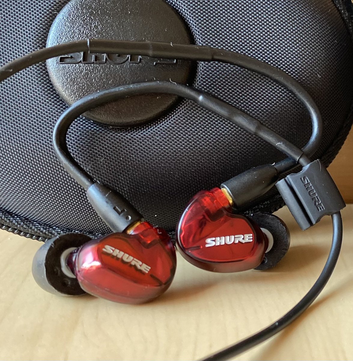 rei_audioys's tweet photo. 2020年4月

○SHURE SE535LTD

大学進学のタイミングで購入。
高い解像度と高域の伸びが特徴的で、当時の僕に高域を聴く楽しさを教えてくれたイヤホン。 https://t.co/Lt6Utchfle