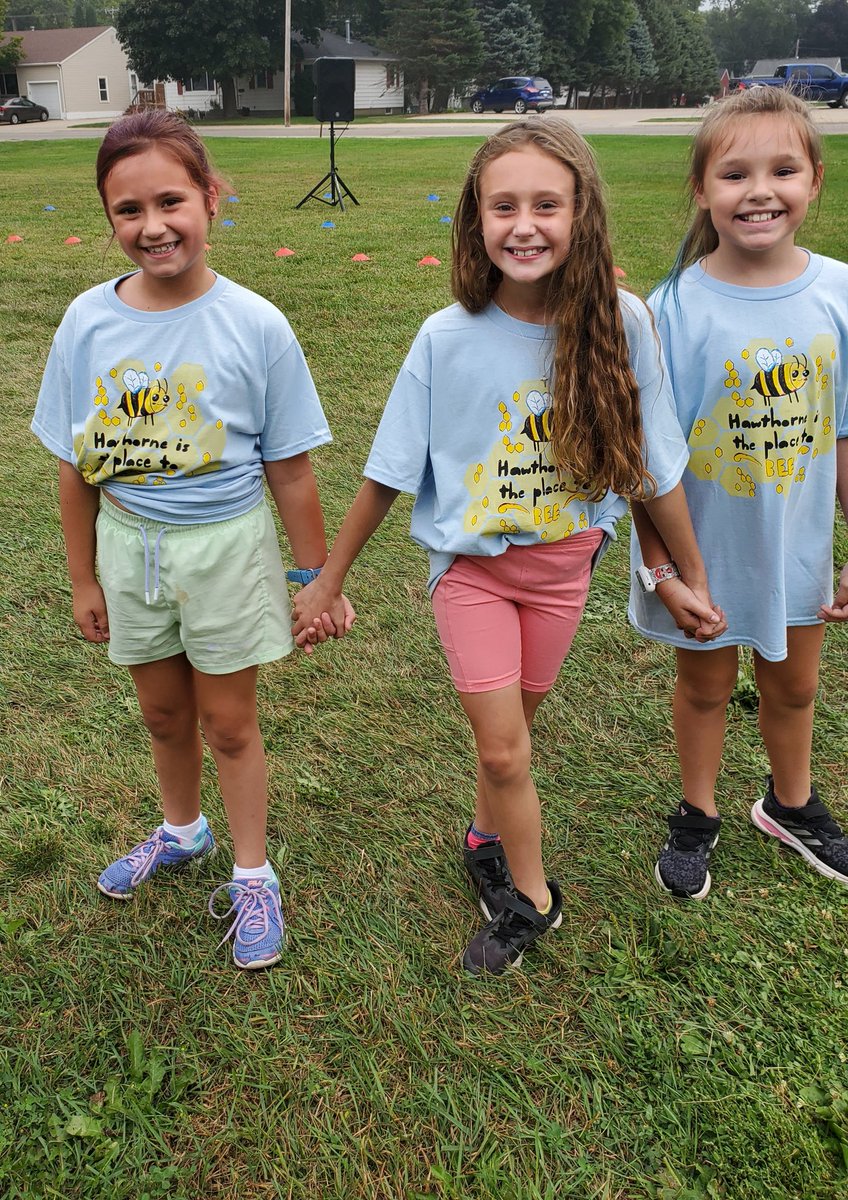 Had a great time at our fun run boosterthon program! Proud of these kiddos for raising money for our school and running 35+ laps! 💪 Hawthorne truly is the place to be! 🐝 #hawthornetigers