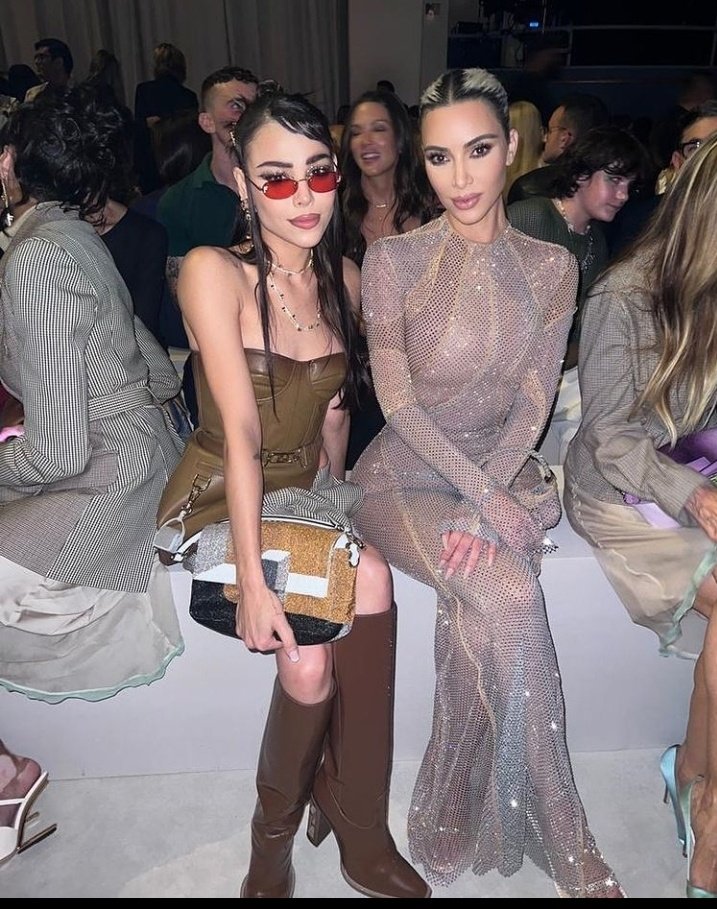 dannapaolavibes's tweet photo. KIM KARDASHIAN Y DANNA AAAAA #NYFW https://t.co/mDlnfEGcEX