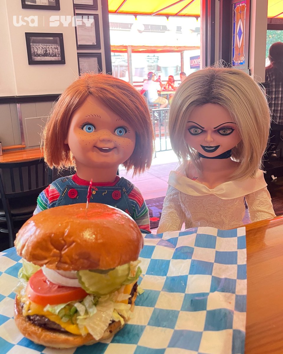 ChuckyIsReal's tweet photo. if she wanted a burger she shoulda got her own https://t.co/x4sa6JUAbh