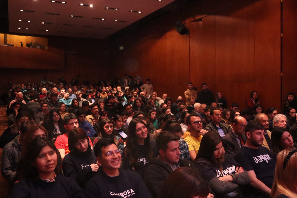 DerechoFederal's tweet photo. Generar estos espacios de discusión interclaustro es un paso clave en la construcción de un derecho más justo, pero también más federal, democrático, popular y feminista. https://t.co/zj7glgme0l