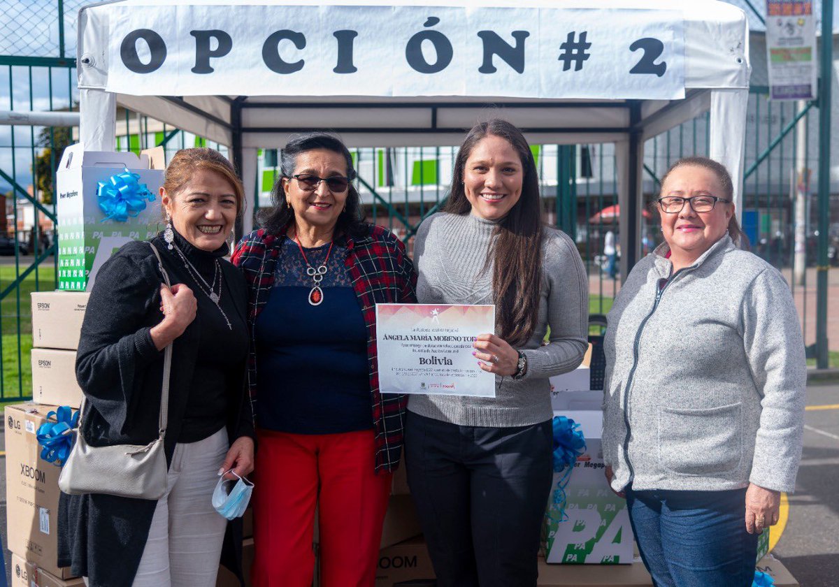 AngelaMMorenoT's tweet photo. Por ello este año dotamos 17 JAC, de las 68 en el cuatrenio, fortaleciendo su gestión y capacidad de trabajo. https://t.co/Yh7JCEstA7