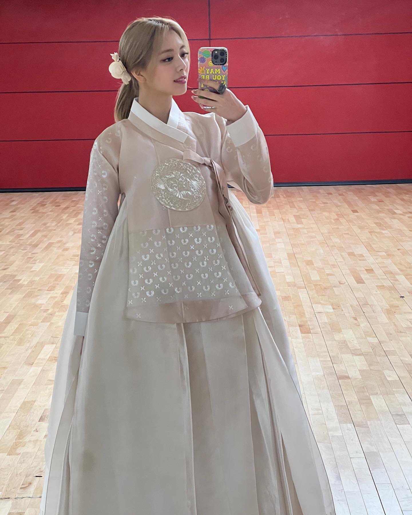 FcQdYr3agAAtYwF.jpg:orig