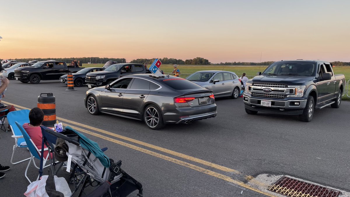 PrismPhotoCA's tweet photo. At ⁦@AirshowLondon⁩, fresh and hot ⁦@dominos⁩ pizzas are delivered in style! ⁦In a @AudiOfficial⁩ S5. 🤩 https://t.co/MbueRqHqwz