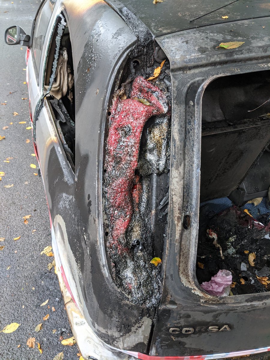 bl00dvezzl's tweet photo. haven't seen too many car wrecks yet, like, left in a parking lot, where you can walk up close, casually, and take your time for a picture. This the second time and I wish for more. The traces of heat and destruction are just so appealing.
#photography #photooftheday #Bremen https://t.co/PzBIarQS6v