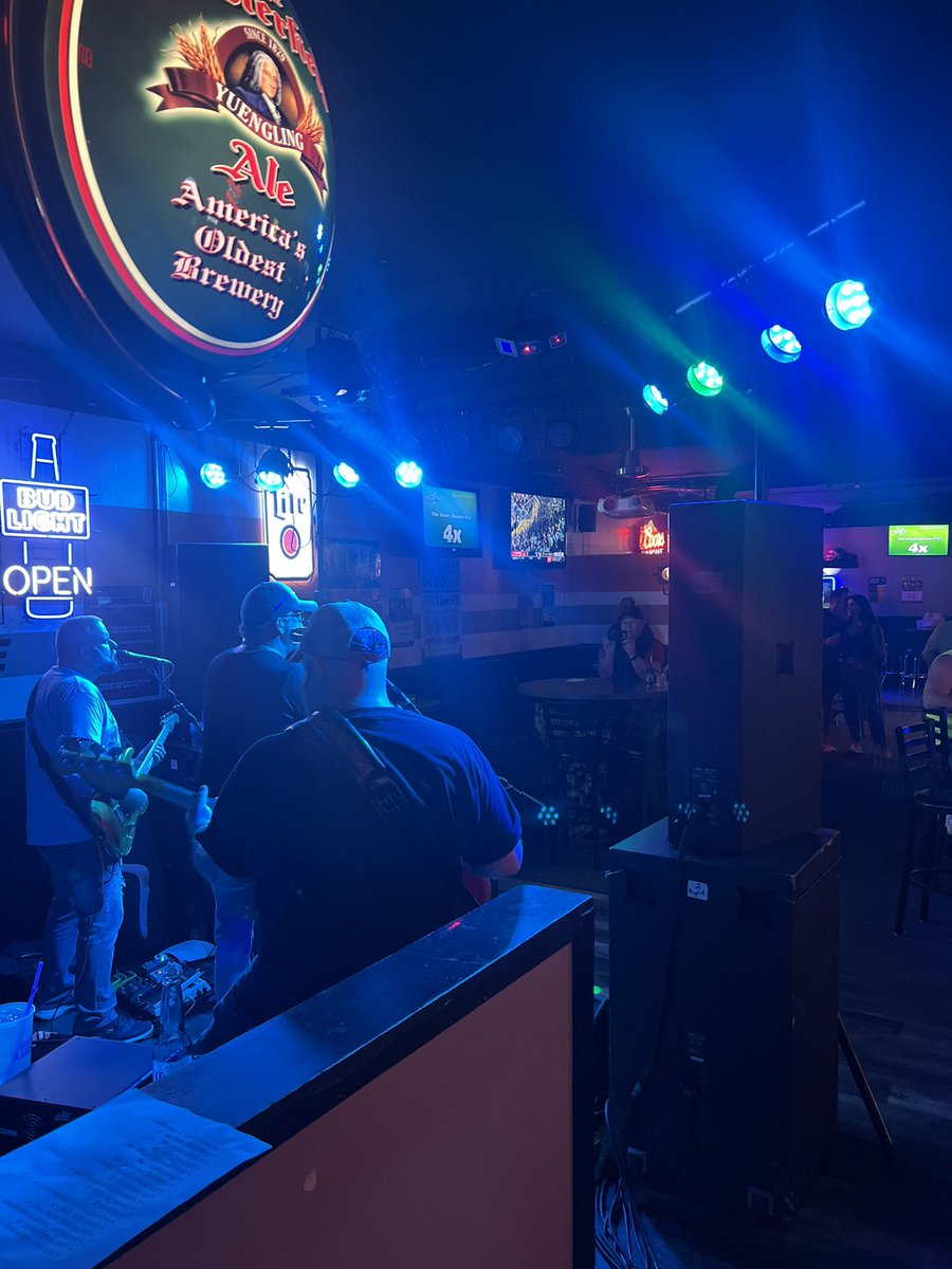 LesleyWhite55's tweet photo. I know it’s been a while….but when did The Picktown Pub become The Heritage Lounge?? Still a great time https://t.co/9RVUTPxa4c