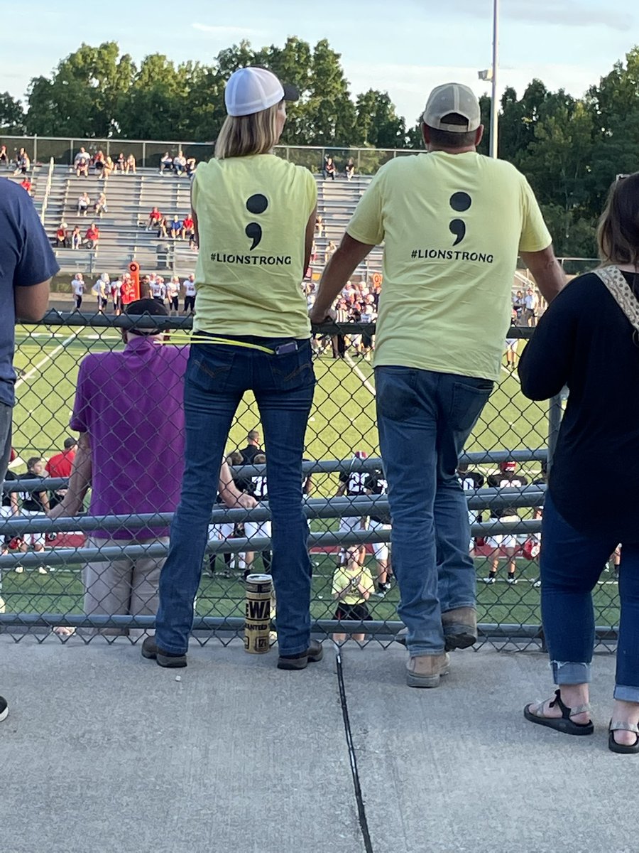 NRHSHOPE's tweet photo. @NRHSHOPE @NREVSD @NewRichmondHS Be The One Hope Squad raising awareness on Mental Health and Suicide Prevention.  Friday night Football.  #lionstrong #NRHSHope https://t.co/4hr6i4T3GU