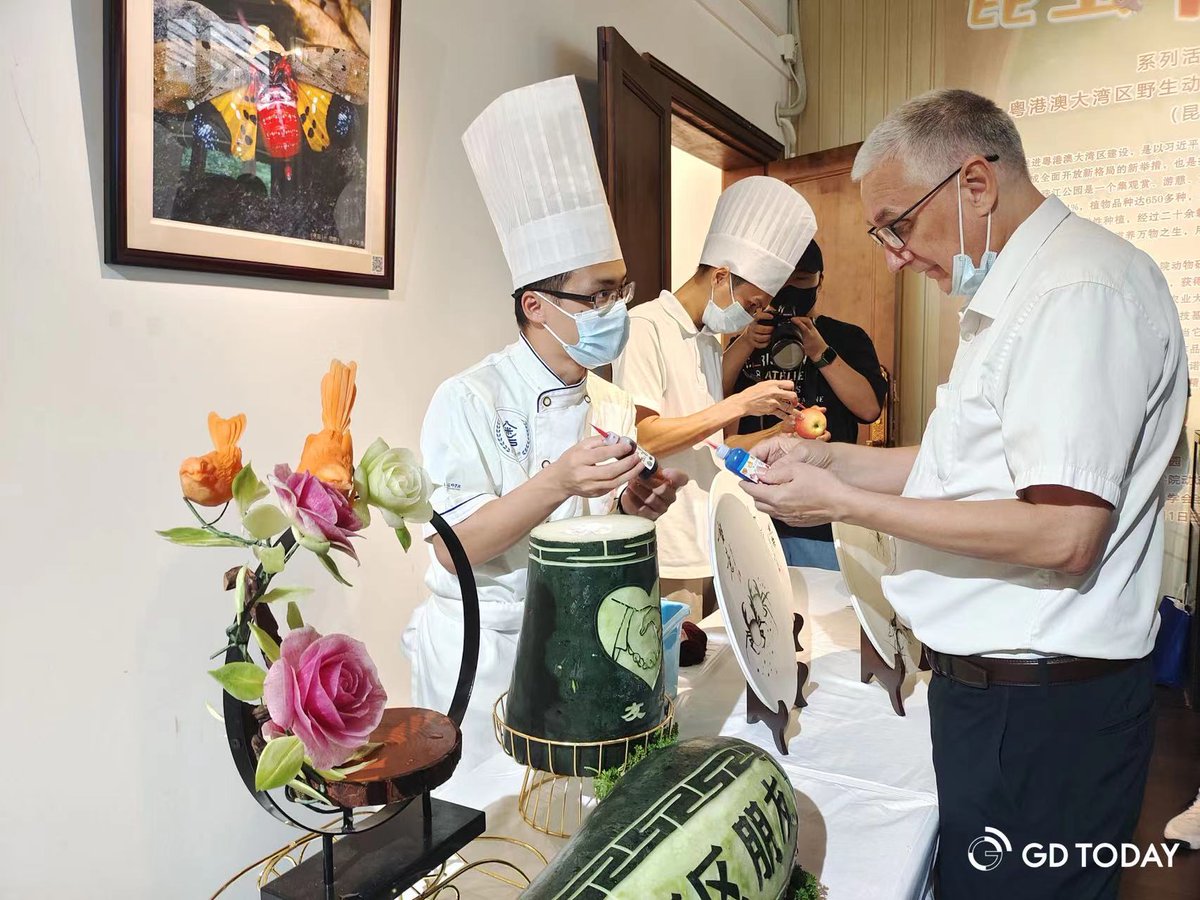 thisisGBA's tweet photo. On September 9, a group of expats celebrated the #MidAutumnFestival at the "#GDToday Salon: Cantonese Chefs and Their GBA Friends" in #Guangzhou.

https://t.co/1gw9xyYTl4 https://t.co/bUCCvP7K1k