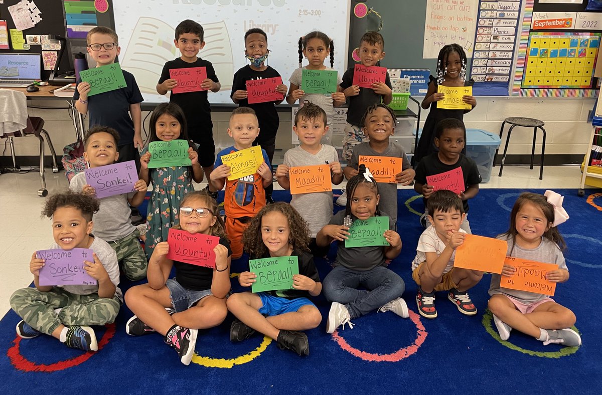 MsWilkinson8's tweet image. Today was house reveal day!! My sweet kinders were so excited to join their house!💛💜🧡💚❤️ #EcoffLions 🦁