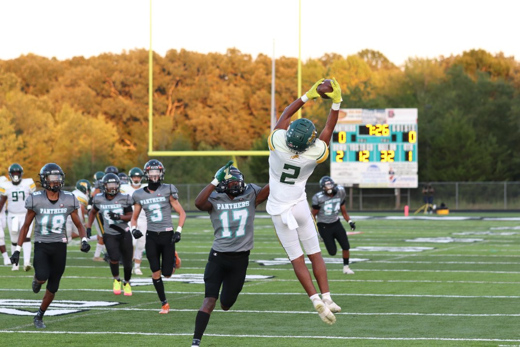 LCPSchools's tweet photo. #FridayNightFINAL

Louisa: 30
Massaponax: 22 

#Undefeated #LionPRIDE #ThatCatchTho https://t.co/Q9xiHUFGkI