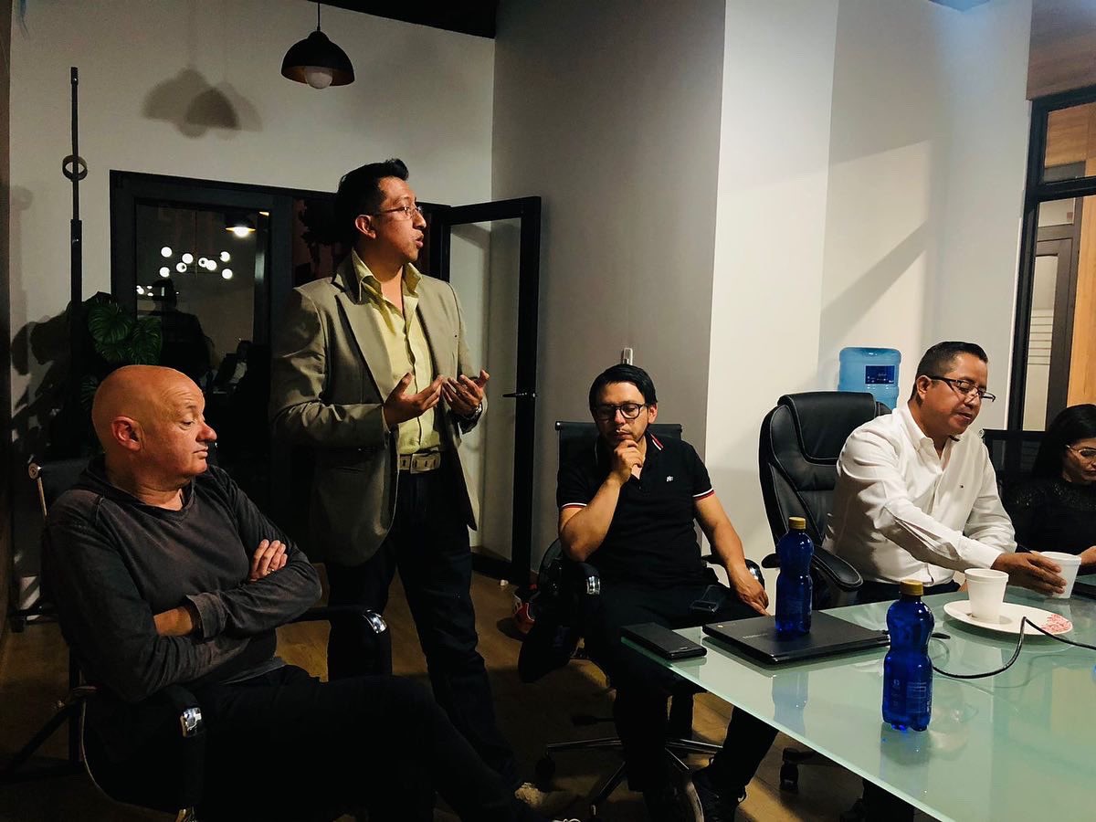 PSEcuatoriano's tweet photo. #PSEenTerritorio 🚩| El día de hoy se mantuvo una reunión con nuestros compañeros candidatos por Rumiñahui, en compañía de Santiago Pérez y Decio Machado 🙌🏼

#PSEPichincha
#PSENacional https://t.co/5haq0o96xX