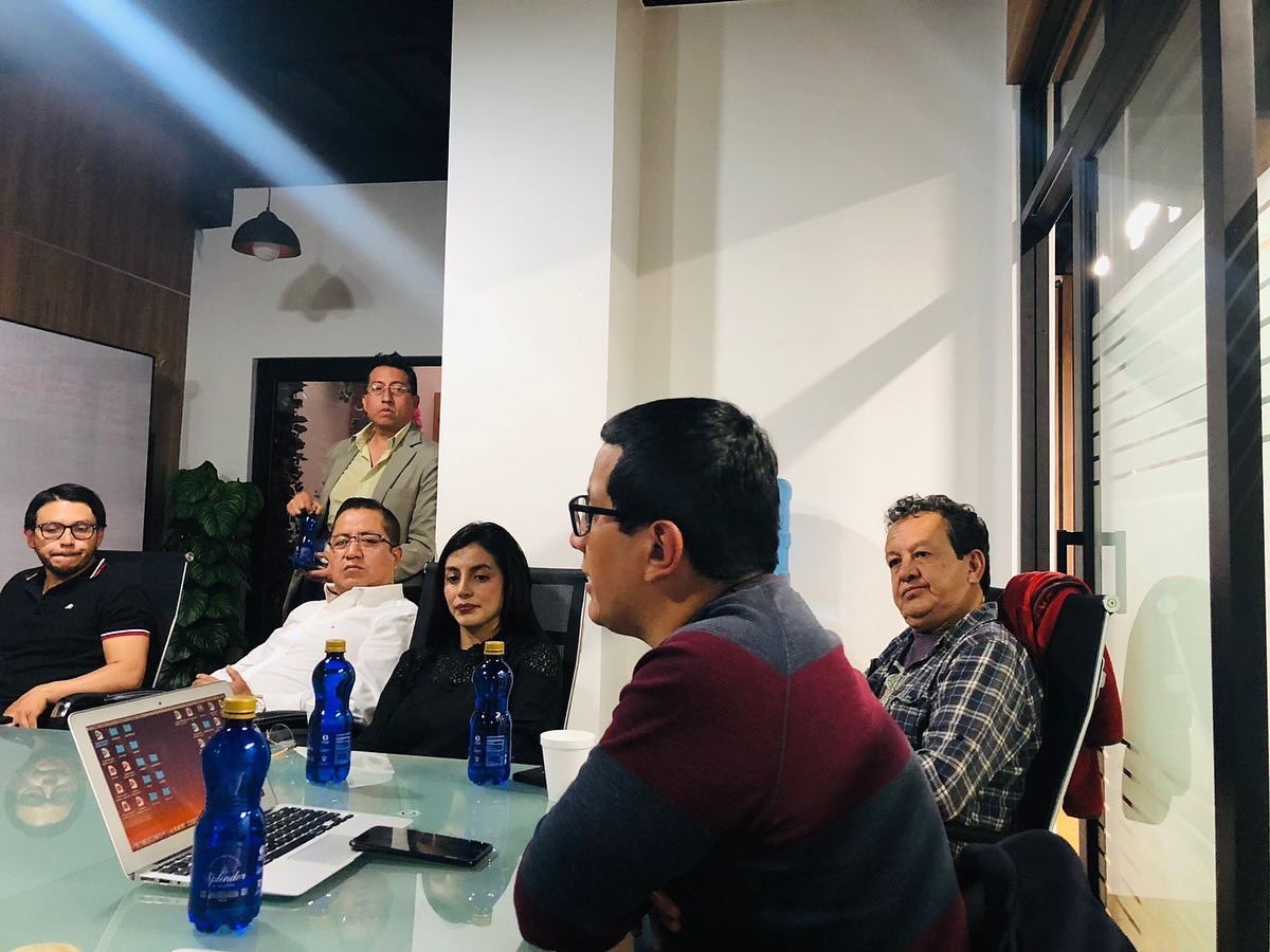 PSEcuatoriano's tweet photo. #PSEenTerritorio 🚩| El día de hoy se mantuvo una reunión con nuestros compañeros candidatos por Rumiñahui, en compañía de Santiago Pérez y Decio Machado 🙌🏼

#PSEPichincha
#PSENacional https://t.co/5haq0o96xX
