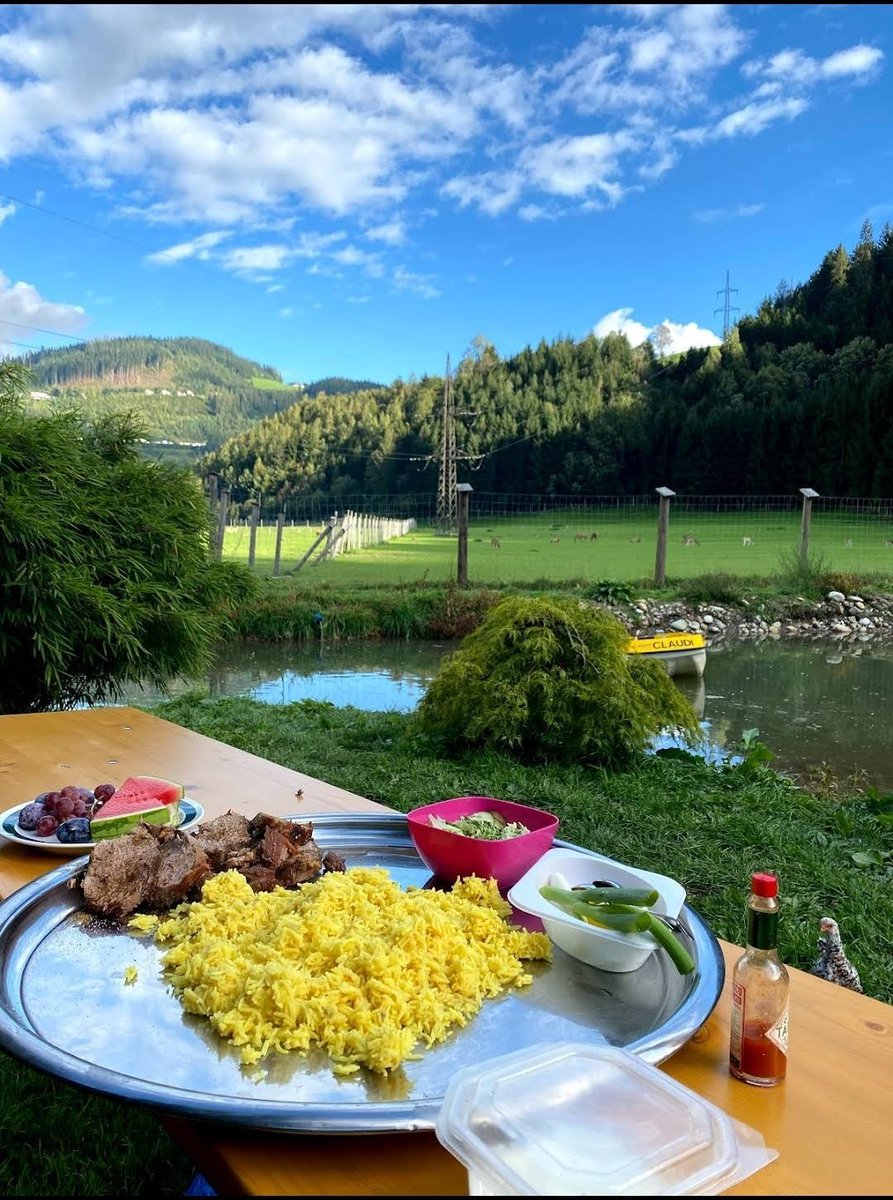 touristeea's tweet photo. لو كنت قريب من زيلامسي او #سالزبورغ لاتفوت فرصة زيارة مزرعة الغزلان حيث يتم تقديم لحم الغزال او الخراف مع الارز وايضا الفواكه والمشروبات المبرده طبيعيا 😍🇦🇹

المكان يستحق الزيارة طبيعة وجمال وطعم

📍الاحداثية

Reitsam 4/30, 5452 Pfarrwerfen, austria
https://t.co/PV97Zn8QQX https://t.co/roLh8hWco1