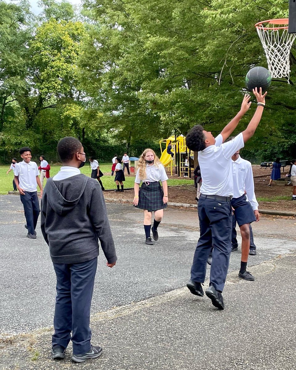 What a week, #sasfamily! We can’t wait to do it all again next week! Get some rest over the weekend — so much more learning and growing to be done next week in the #gobees hive 🐝 #adwcommunity