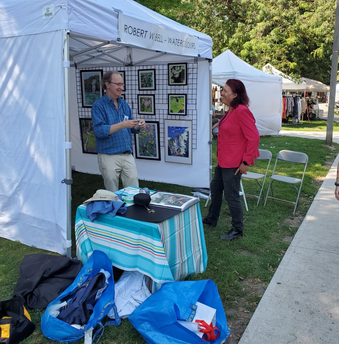 nicki_ward's tweet photo. Having a grand ol' time meeting the artists setting up for Cabbagetown Art &amp; Crafts Festival

#TorontoArt #Cabbagetown #CabbagetownArtsFestival
#MunicipalElxn2022 #TorCen #TOpoli #TOElxn2022 #ElxnTO #NickiWardForWard13 #WardForWard13 #Ward13 #Toronto #forcitycouncil #nickiward https://t.co/BTkqIS8EWH