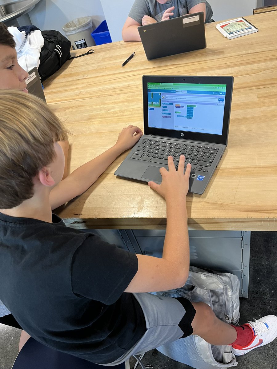 aturbeville21's tweet image. Getting our feet wet with @codeorg #flappycode #computerliteracy #esmpgproud