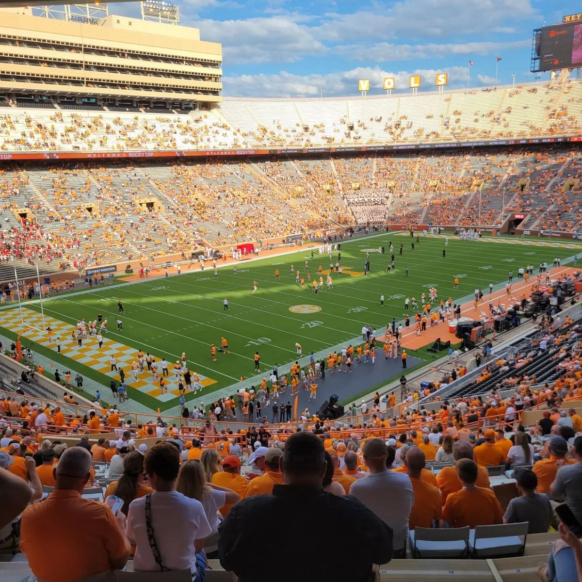 Volsfan1781's tweet photo. @YankeefaninTenn @susanmariie I'll be there for you Susan! #GBO🍊 #FORSUSAN🍊 https://t.co/L3jeSR4te6