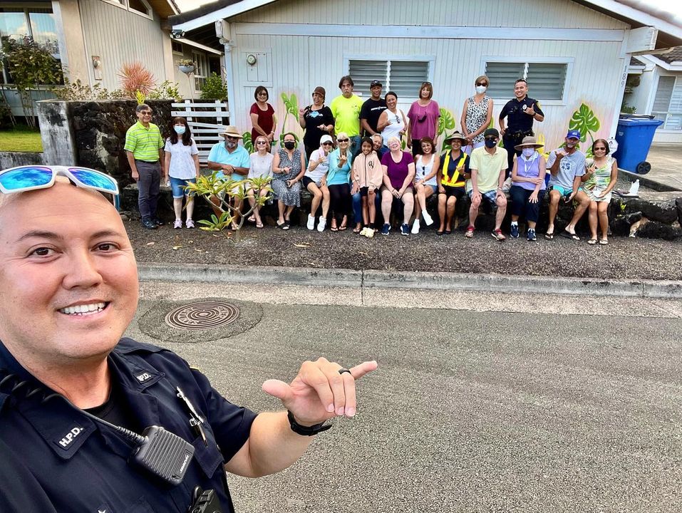 Honolulu Police on Twitter "(1/3) Officers with the District 2