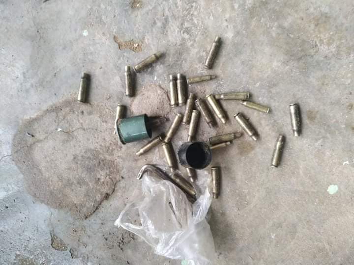 miN13700's tweet photo. At ar 5.30am on Sep9, camp of King Fighter PDF based in Magway's Myaing tsp, was raided by abt 70 junta troops by firing weapons, and weapons&amp; camp items, worth abt 80lakh MMK, were seized &amp; torched. They also shot dead a goat &amp; looted jewelry from a home in a vlg
#2022Sept10Coup https://t.co/eCnycEpCLV