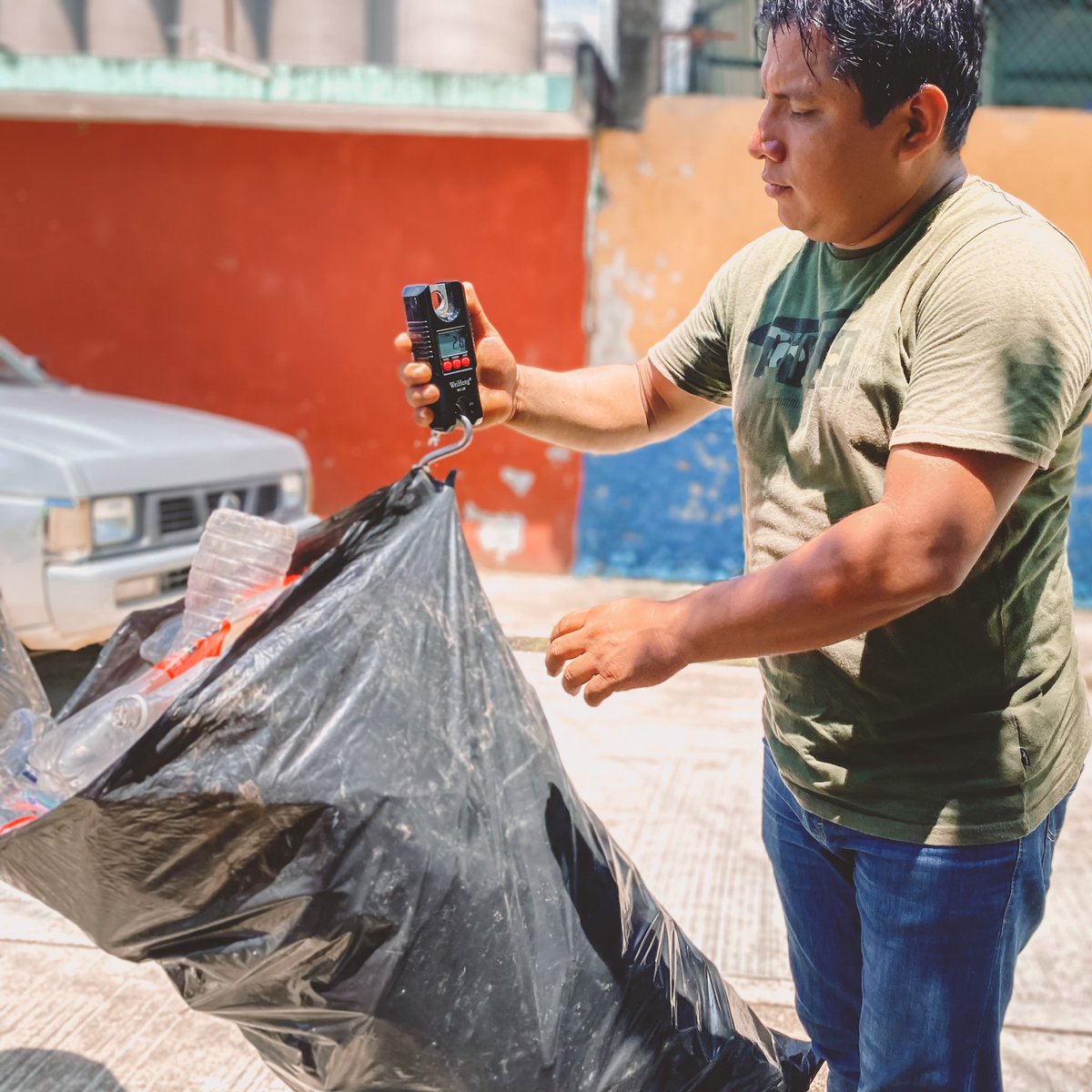 IlseMNolasco's tweet photo. Regresamos como todos los viernes a las rutas del #plastitianguis.
 En esta ocasión tocó visitar las colonias:

📍Sureste 1era Etapa 
📍Col. El trópico y 
📍 San Antonio El Encinal 

Recolectando más de 50kg de PET.

¡Comunidades nos vemos la próxima semana 🙋🏻‍♀️! https://t.co/s3BNwP1qMy