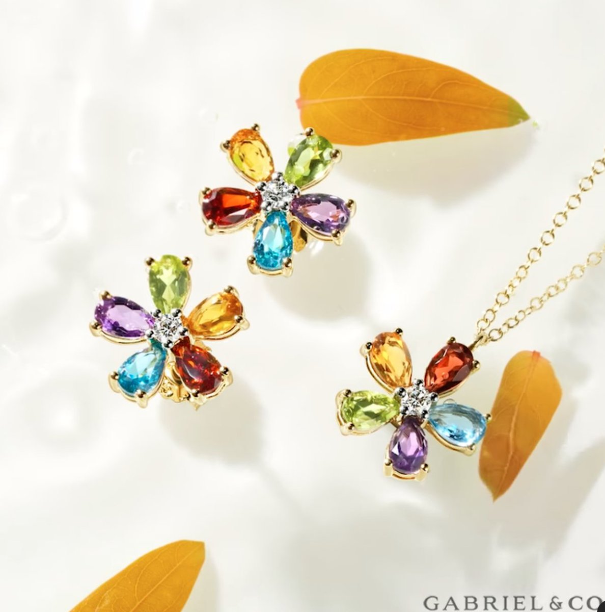 GabrielCoNY's tweet image. Colorful charming jewelry that creates joy year-round.

Styles: EG14602Y45MC, NK7041Y45MC

gabrielny.com/14k-yellow-gol…

#finejewels #completethelook #styleoverfashion #statementjewelry #jewelryinspiration #showmeyourjewelry #diamondjewelry #goldjewelry #necklaceoftheday #earrings