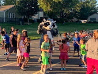 School_D15's tweet photo. Riverwood’s Back To School Picnic Night was so much fun! #d15rocks #rwrascals https://t.co/GnnUaimfF9