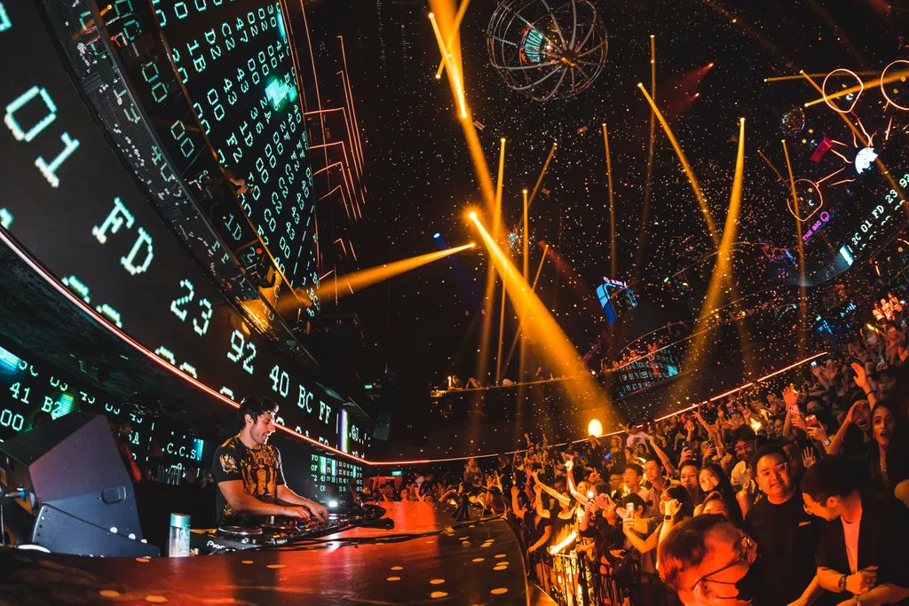 KSHMRmusic's tweet photo. THANK YOU SINGAPORE 🔥 
Felt so good to be back ❤️ 

📷: @Fevarent at #MarqueeSingapore

#KSHMRFamily https://t.co/Jes0chK6oD