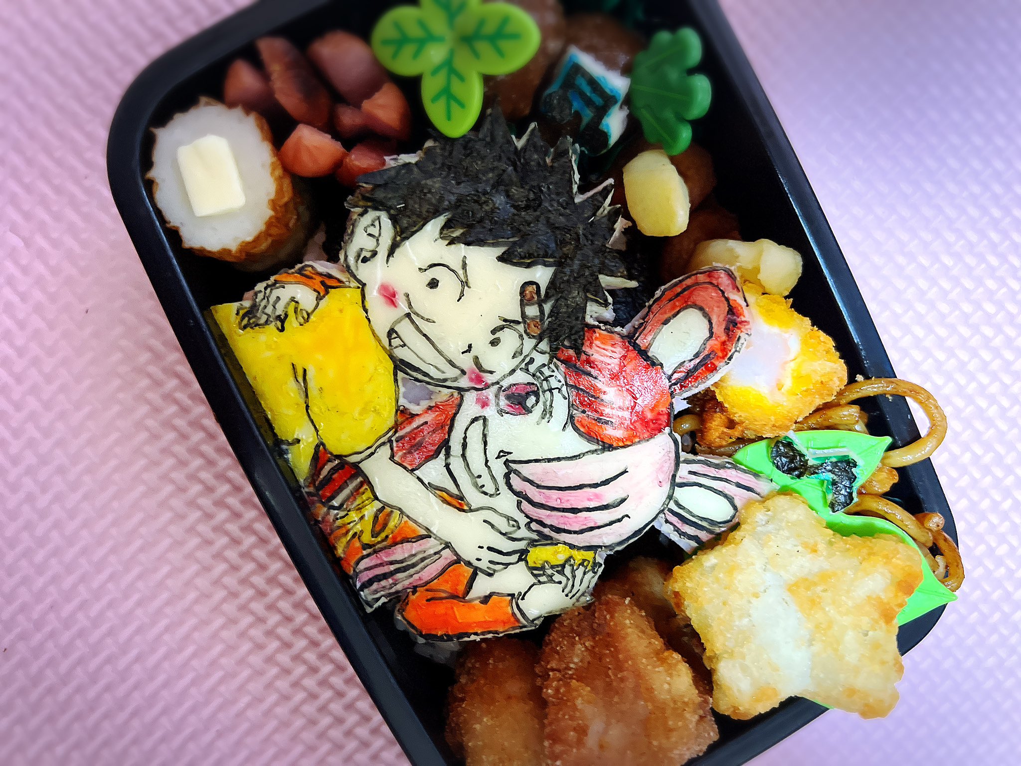 ともも キャラ弁 素敵な絵は Tako Yaki Ooooo さんのイラストを参考に ほぼそのまま再現させてもらいました笑 作らさせて頂きました 快くつかってokと承諾して下さいました 本当にありがとうございました 子供がとっても喜んでくれていました