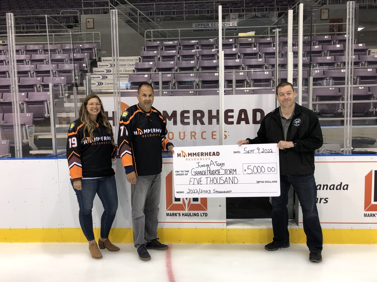 GPStorm's tweet photo. Thank you to Bob, Tina and the team at Hammerhead Resources for supporting the Storm organization and Junior Hockey in GP!
Hammerhead have purchased a permanent stair sign in Bonnetts Energy Centre and will be a nice back drop in the visitors penalty box ! #gpstorm #nicejerseys https://t.co/mIbKrrCZg3