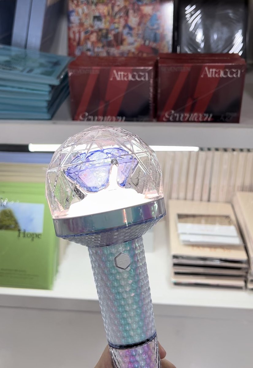 seoul_stop's tweet photo. WTS/LFB

Seventeen official lightstick ver.2 “carat bong”

2700 php

Physical store: 📍seoul stop

2800 php Shopee: https://t.co/HFfL7sxUfE https://t.co/k7QMDHPzBD