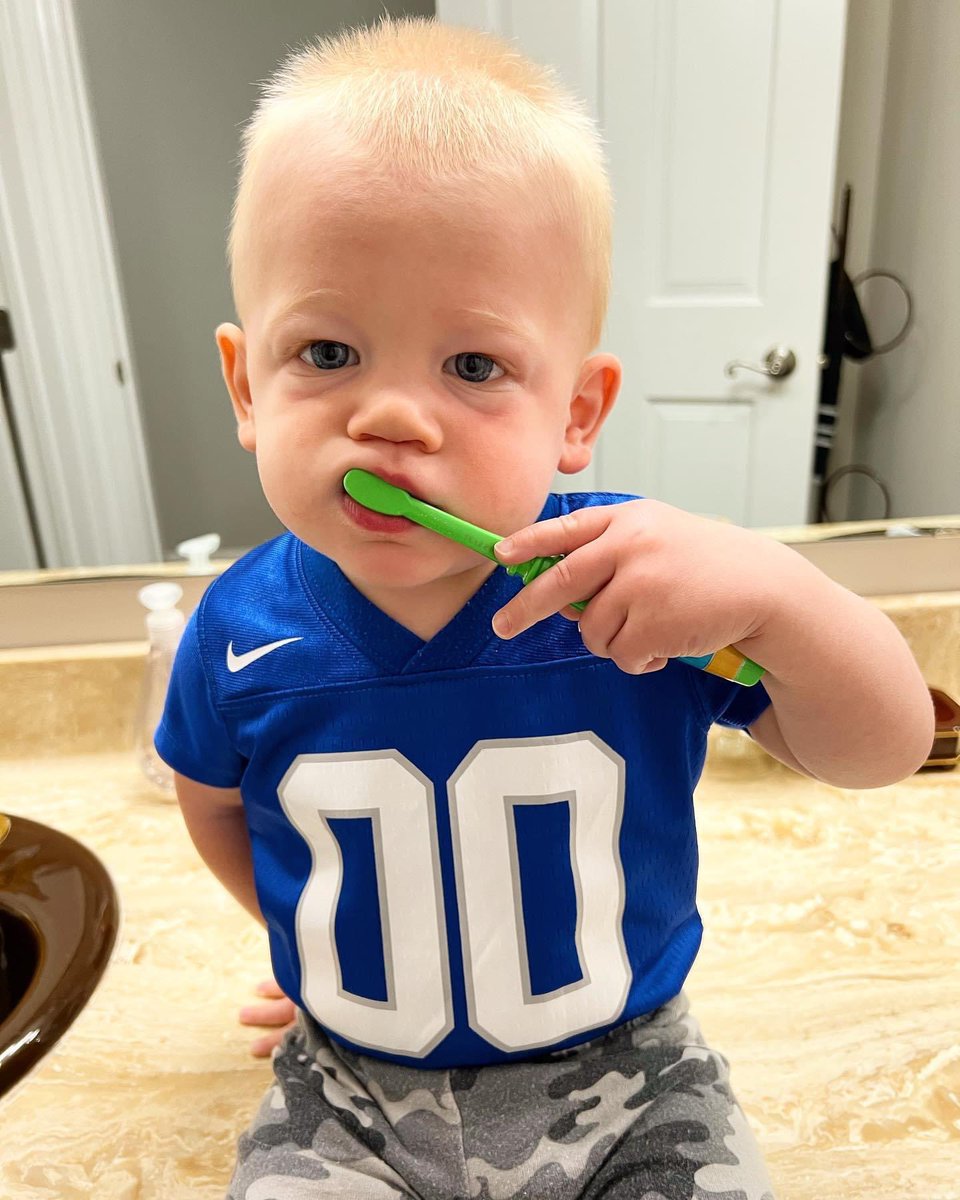 "My Mama says that alligators are ornery because they got all them teeth and no toothbrush." #gatorhater #gobigblue 

<a href="/UKFootball/">Kentucky Football</a> <a href="/UKCoachStoops/">Mark Stoops</a>