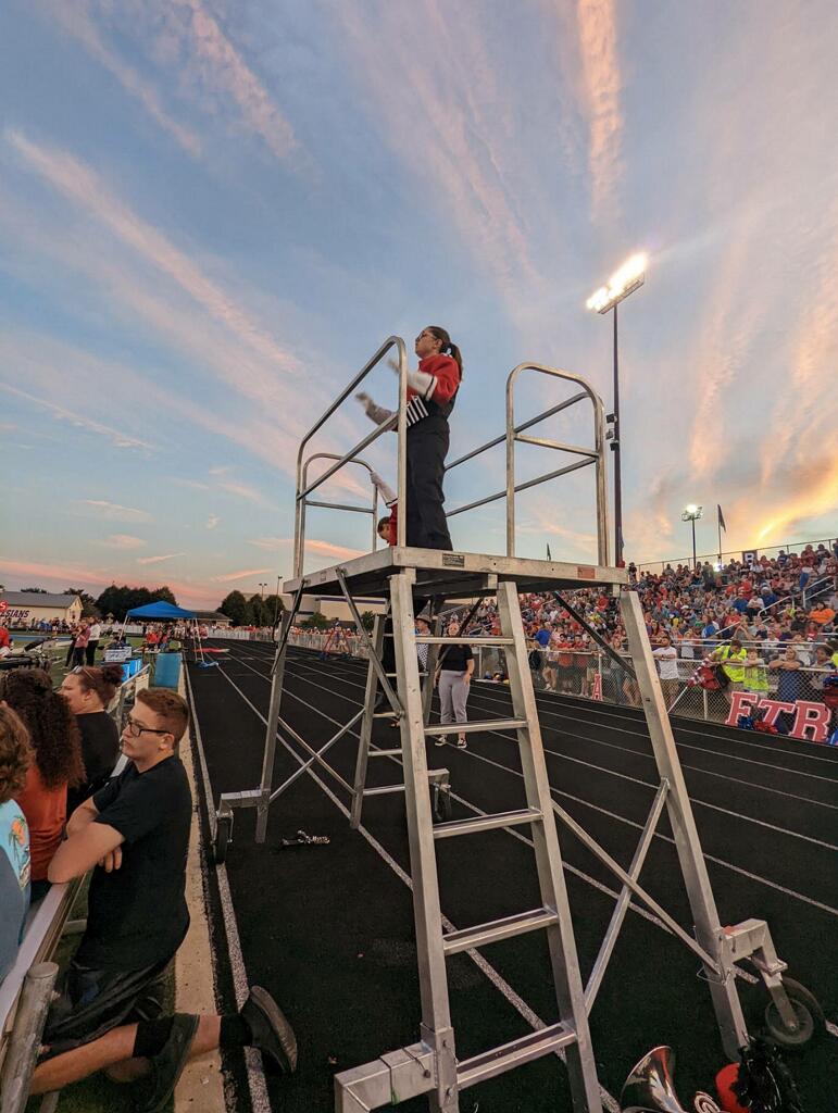 ArtesiansUnited's tweet photo. MARTINSVILLE SCHOOLS!
@kabelt
@AwesomeArties
@BellCatMHS
@MSDMartinsville
@ericbowlen
@ArtesiansUnited
#GenerationsOfSuccess https://t.co/dpsUP59xpd
