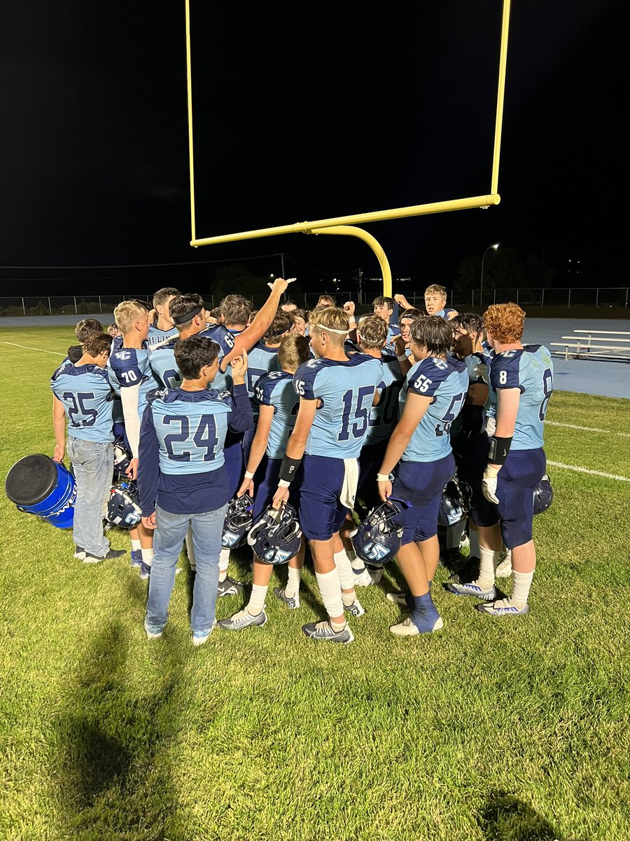 COACHSmitty53's tweet photo. What a TEAM WIN! Proud of these kids and there mentality and execution.
What a great night to be a Hi-Liner!
Valley City 53 Devils Lake 7
#RollTrain #HiLiners #WingTfb https://t.co/5dDhXKzc9w