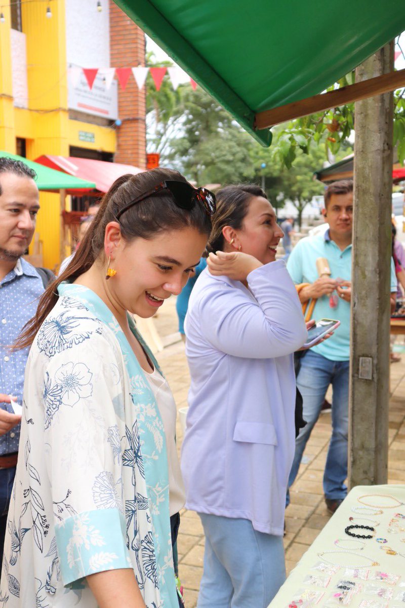 Maria Jose Bernal G (@majobernalgavi1) on Twitter photo Gracias alcalde <a href="/OscarAndresSa/">Óscar Andrés Sánchez</a> por mostrarnos la gran apuesta que tiene Venecia por el turismo, la generación de valor y tejido empresarial en el suroeste.
@Fenalco_Ant está listo para trabajar junto a todos los empresarios.
Cosas maravillosas están pasando en Antioquia! Gracias alcalde <a href="/OscarAndresSa/">Óscar Andrés Sánchez</a> por mostrarnos la gran apuesta que tiene Venecia por el turismo, la generación de valor y tejido empresarial en el suroeste.
@Fenalco_Ant está listo para trabajar junto a todos los empresarios.
Cosas maravillosas están pasando en Antioquia!