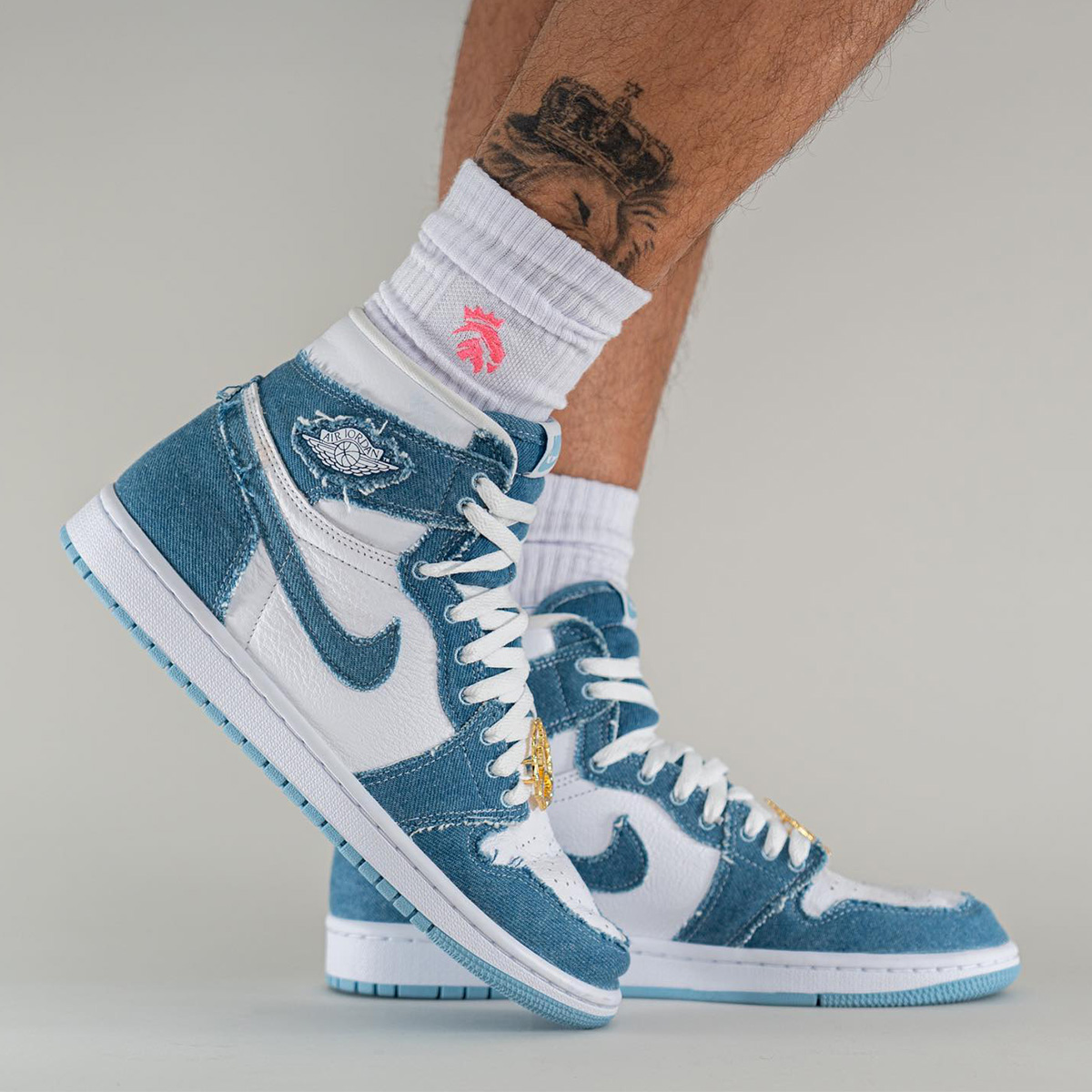 houseofheat's tweet photo. The Air Jordan 1 High OG “Denim” drops Sept. 22

DETAILS: https://t.co/AKYKq48LcB https://t.co/JnwsCeDKAy