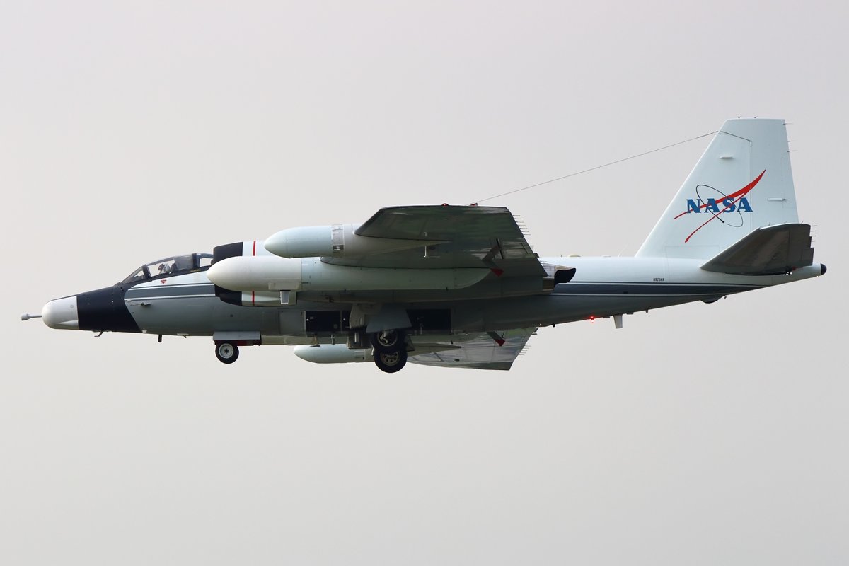Euro_LR's tweet photo. NASA
Martin WB-57F Canberra N926NA
RF05 22.08.06
RF06 22.08.12
RF12 22.08.23
RF15 22.08.29
4일 정도 이륙이 지연되더니, 미사와 기지 개방 행사에 지상 전시 참여하려고 그랬네.
#NASA #ACCLIP #N926NA https://t.co/BqDot7htam